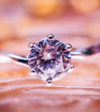 Cum sunt realizate bijuteriile