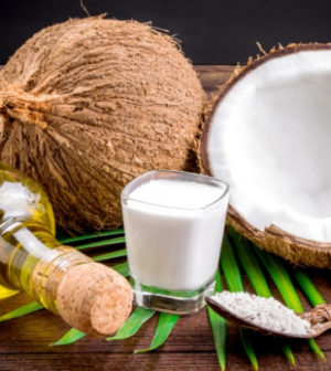 Uleiul de nuca de cocos si apa - esentiale pentru hidratare